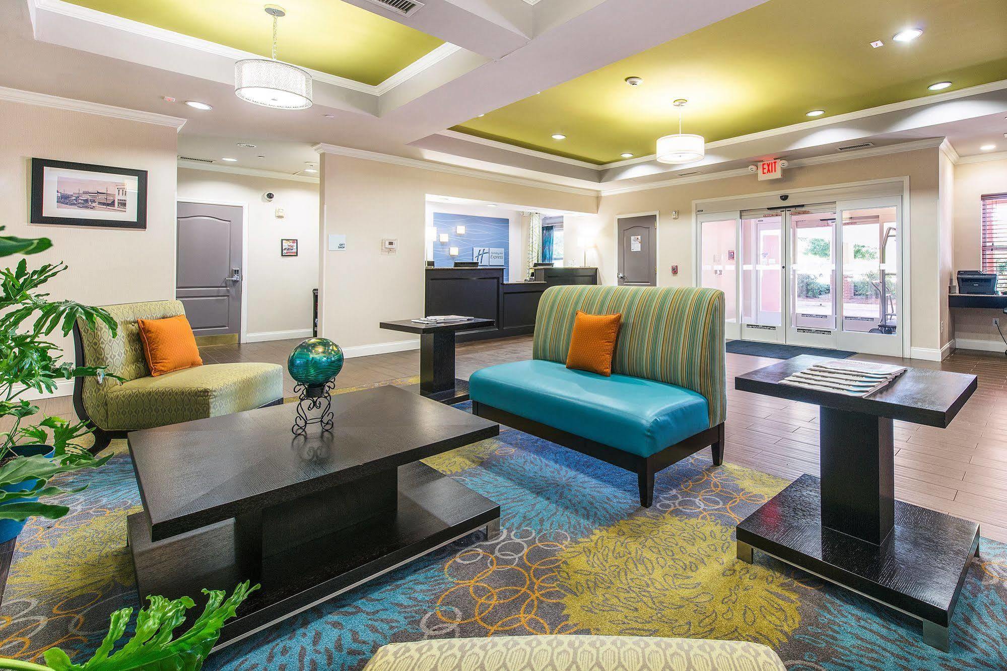 Holiday Inn Express Hotel & Suites Lagrange I-85 By Ihg Buitenkant foto